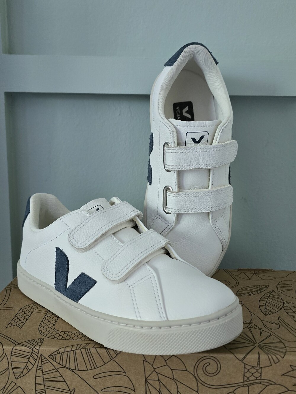 VEJA Kids Esplar Sneakers - With White Blue Accent Velcro Straps Wide Toe Box - Picture 2 of 13